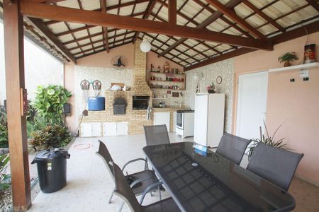 Casa de condomínio à venda com 370m², 6 quartos e 2 vagasChurrasqueira