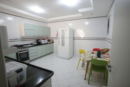 Casa de condomínio à venda com 370m², 6 quartos e 2 vagasCozinha