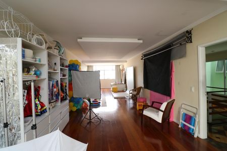 Casa à venda com 333m², 5 quartos e 4 vagasSala 1