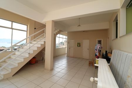 Casa à venda com 333m², 5 quartos e 4 vagasSalão de Festas