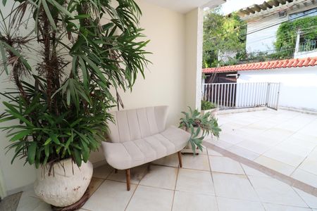Casa à venda com 333m², 5 quartos e 4 vagasVaranda