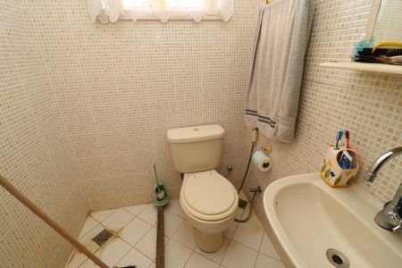 Casa à venda com 333m², 5 quartos e 4 vagasBanheiro de serviço 1