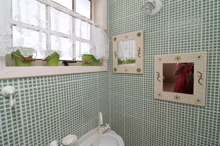 Casa à venda com 333m², 5 quartos e 4 vagasBanheiro do Salão de Festa