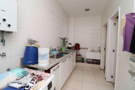 Casa à venda com 333m², 5 quartos e 4 vagasÁrea de Serviço 2