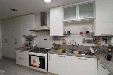 Casa à venda com 333m², 5 quartos e 4 vagasCozinha