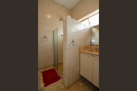 Casa à venda com 400m², 5 quartos e 2 vagas Casa à venda com 400m², 5 quartos e 2 vagasBanheiro Social