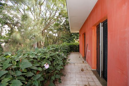 Casa à venda com 400m², 5 quartos e 2 vagas Casa à venda com 400m², 5 quartos e 2 vagasVaranda da Suíte e Quarto 1