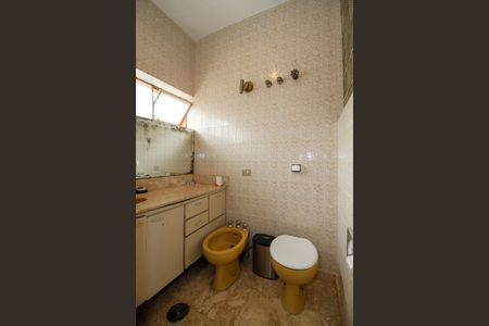 Casa à venda com 400m², 5 quartos e 2 vagas Casa à venda com 400m², 5 quartos e 2 vagasBanheiro Social