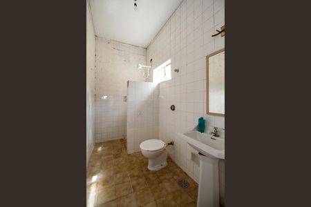 Casa à venda com 400m², 5 quartos e 2 vagas Casa à venda com 400m², 5 quartos e 2 vagasBanheiro da Edícula