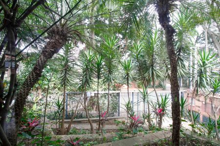 Vista Sala de Estar  de casa à venda com 5 quartos, 400m² em Vila Madalena, São Paulo