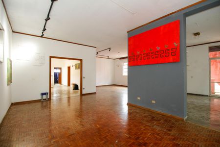 Sala de Estar  de casa à venda com 5 quartos, 400m² em Vila Madalena, São Paulo