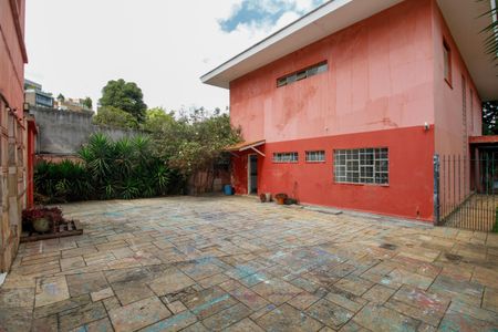 Casa à venda com 400m², 5 quartos e 2 vagas Casa à venda com 400m², 5 quartos e 2 vagasQuintal