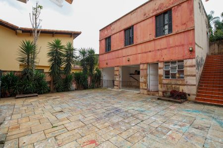 Casa à venda com 400m², 5 quartos e 2 vagas Casa à venda com 400m², 5 quartos e 2 vagasQuintal