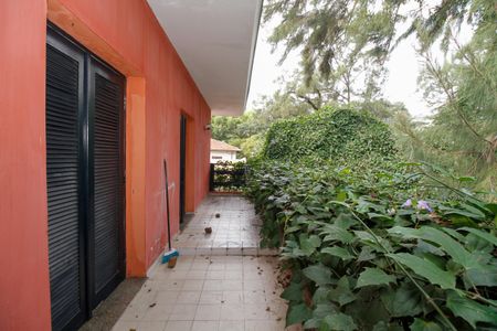 Casa à venda com 400m², 5 quartos e 2 vagas Casa à venda com 400m², 5 quartos e 2 vagasVaranda da Suíte e Quarto 1