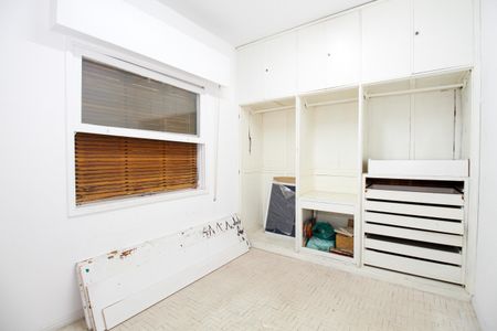 Casa à venda com 400m², 5 quartos e 2 vagas Casa à venda com 400m², 5 quartos e 2 vagasQuarto 3