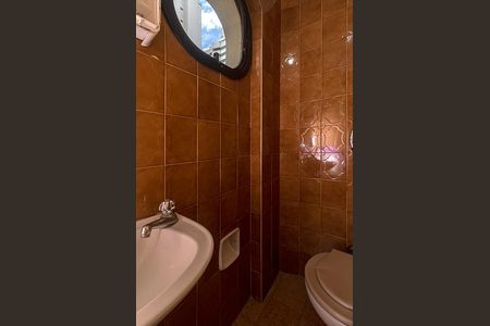 Apartamento à venda com 196m², 3 quartos e 2 vagasbanheiro na área de serviço_4