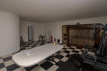 Apartamento à venda com 196m², 3 quartos e 2 vagas  Área comum salão de festas com academia_3