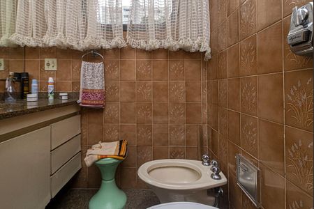 Apartamento à venda com 196m², 3 quartos e 2 vagasbanheiro na suíte1_4