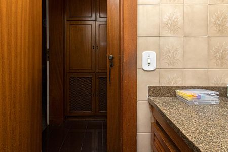 Apartamento à venda com 196m², 3 quartos e 2 vagaslavabo