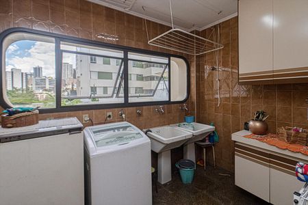 Apartamento à venda com 196m², 3 quartos e 2 vagasárea de serviço