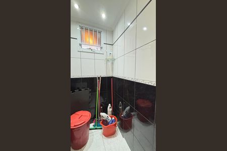 Casa à venda com 160m², 2 quartos e 1 vagaBanheiro