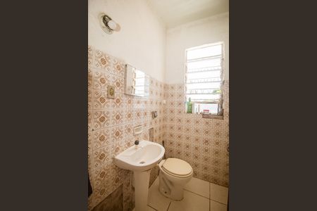 Casa à venda com 150m², 3 quartos e 1 vaga Casa à venda com 150m², 3 quartos e 1 vagaBanheiro