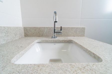 Apartamento à venda com 37m², 1 quarto e 2 vagas Apartamento à venda com 37m², 1 quarto e 2 vagasBanheiro Detalhe