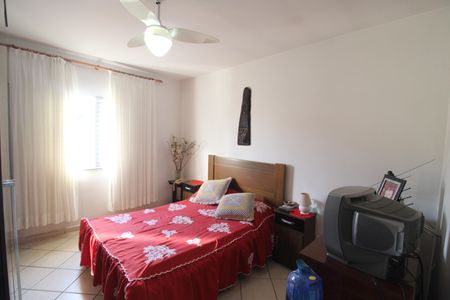 Casa à venda com 257m², 3 quartos e 2 vagasQuarto 1