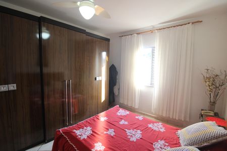 Casa à venda com 257m², 3 quartos e 2 vagasQuarto 1