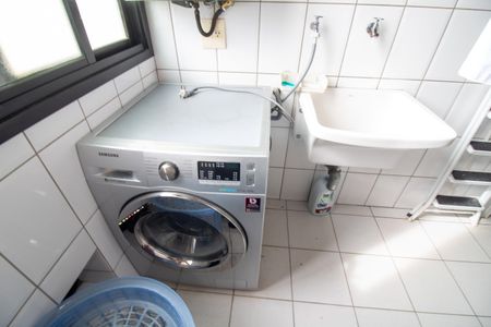 Apartamento à venda com 82m², 3 quartos e 2 vagas Apartamento à venda com 82m², 3 quartos e 2 vagasÁrea de Serviço