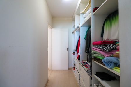 Casa à venda com 300m², 3 quartos e 4 vagas Casa à venda com 300m², 3 quartos e 4 vagasCloset da suíte 2