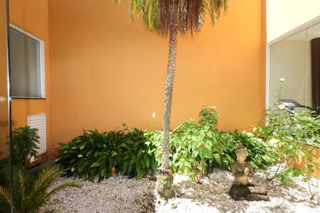 Casa à venda com 300m², 3 quartos e 4 vagas Casa à venda com 300m², 3 quartos e 4 vagasSala/Jardim de Inverno