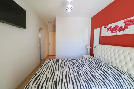 Casa à venda com 300m², 3 quartos e 4 vagas Casa à venda com 300m², 3 quartos e 4 vagasSuíte 1