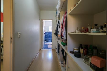 Casa à venda com 300m², 3 quartos e 4 vagas Casa à venda com 300m², 3 quartos e 4 vagascloset suíte