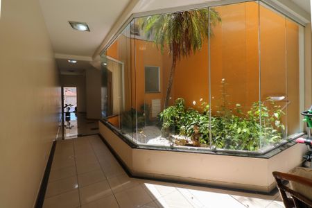 Casa à venda com 300m², 3 quartos e 4 vagas Casa à venda com 300m², 3 quartos e 4 vagasSala/Jardim de Inverno