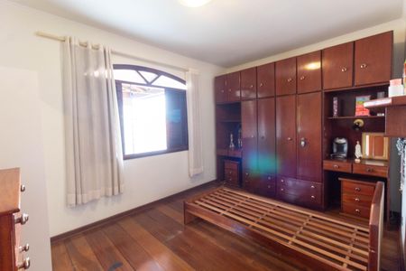 Casa à venda com 190m², 3 quartos e 2 vagasQuarto 1