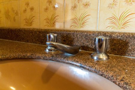 Casa à venda com 190m², 3 quartos e 2 vagasBanheiro - torneira