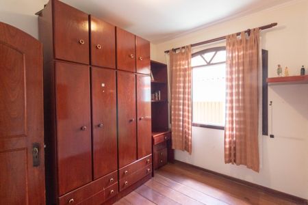 Casa à venda com 190m², 3 quartos e 2 vagasQuarto 2