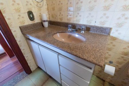 Casa à venda com 190m², 3 quartos e 2 vagasBanheiro da Suíte