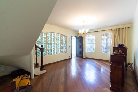 Casa à venda com 190m², 3 quartos e 2 vagasSala