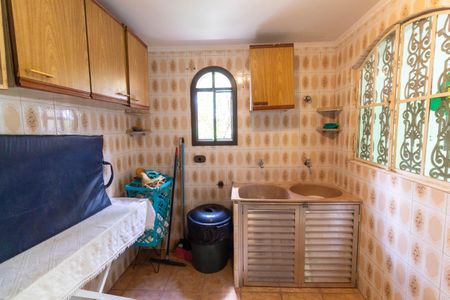 Casa à venda com 190m², 3 quartos e 2 vagasLavanderia