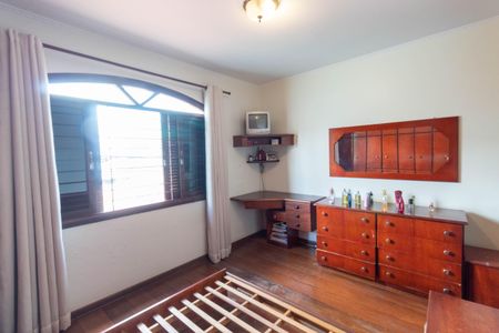 Casa à venda com 190m², 3 quartos e 2 vagasQuarto Suíte