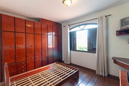 Casa à venda com 190m², 3 quartos e 2 vagasQuarto Suíte