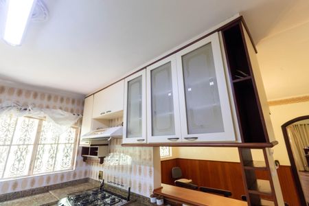 Casa à venda com 190m², 3 quartos e 2 vagasCozinha - Armários