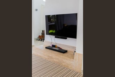 Casa de condomínio para alugar com 350m², 4 quartos e 4 vagasSala