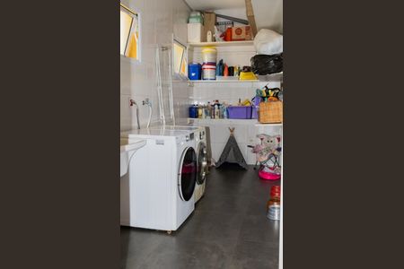 Casa de condomínio para alugar com 350m², 4 quartos e 4 vagasÁrea de Serviço