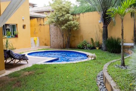 Casa de condomínio para alugar com 350m², 4 quartos e 4 vagasPiscina 