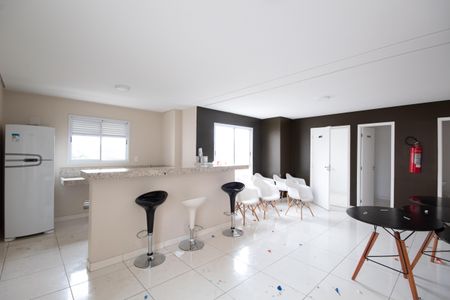 Apartamento à venda com 27m², 1 quarto e 1 vaga Apartamento à venda com 27m², 1 quarto e 1 vagaÁrea comum - Salão de festas