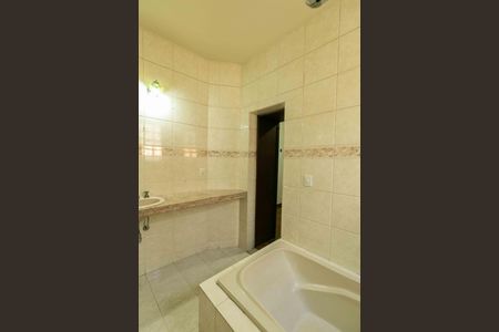 Casa à venda com 190m², 3 quartos e 3 vagasBanheiro Suite