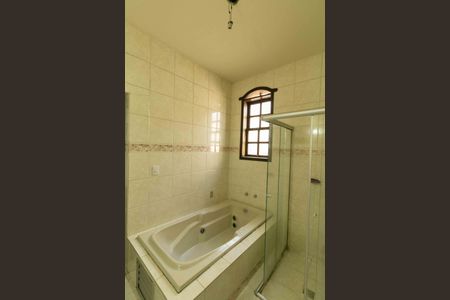 Casa à venda com 190m², 3 quartos e 3 vagasBanheiro Suite